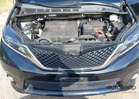 2015 Toyota Sienna Se 8 Passenger z USA, uszkodzony, nr VIN 5TDXK3DC5FS641004